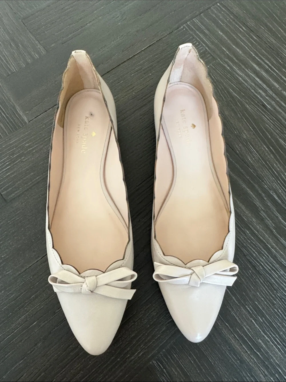 Kate Spade Leather Pointed Toe Bow Flats Ivory Size 8